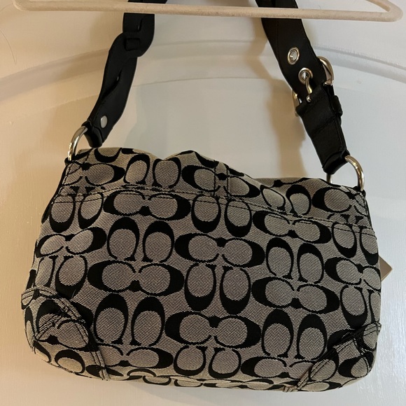 BNWT Coach signature hobo bag - Picture 3 of 5